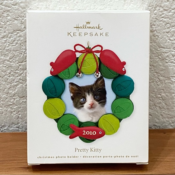 2010 HALLMARK Keepsake Pretty Kitty Christmas Photo Holder Ornament - Picture 2 of 12